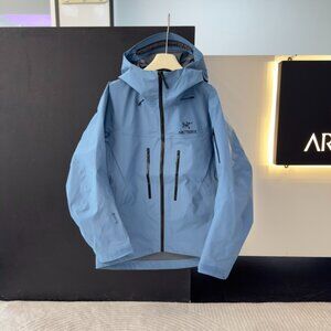 Waterproof and windproof  Arcteryx Beta Series Jacket, Ski Suit, Men's Size XL